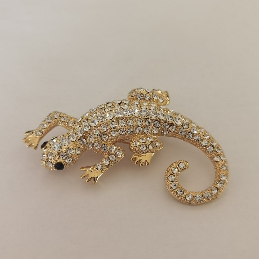gecko brooch